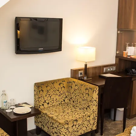 Avital Hotel